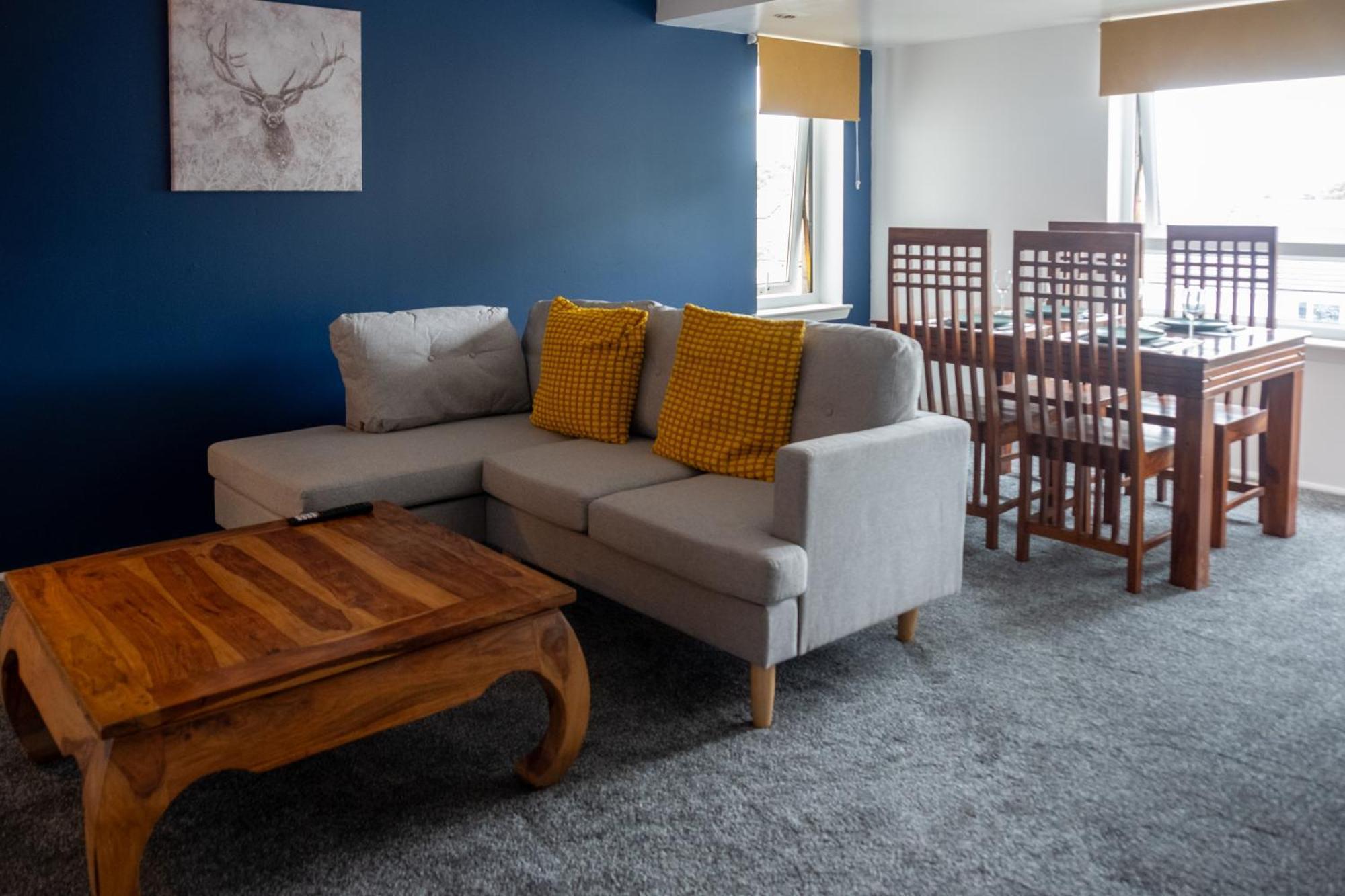 2 Bedroom Beautiful Apartment In Motherwell Mossend Zewnętrze zdjęcie