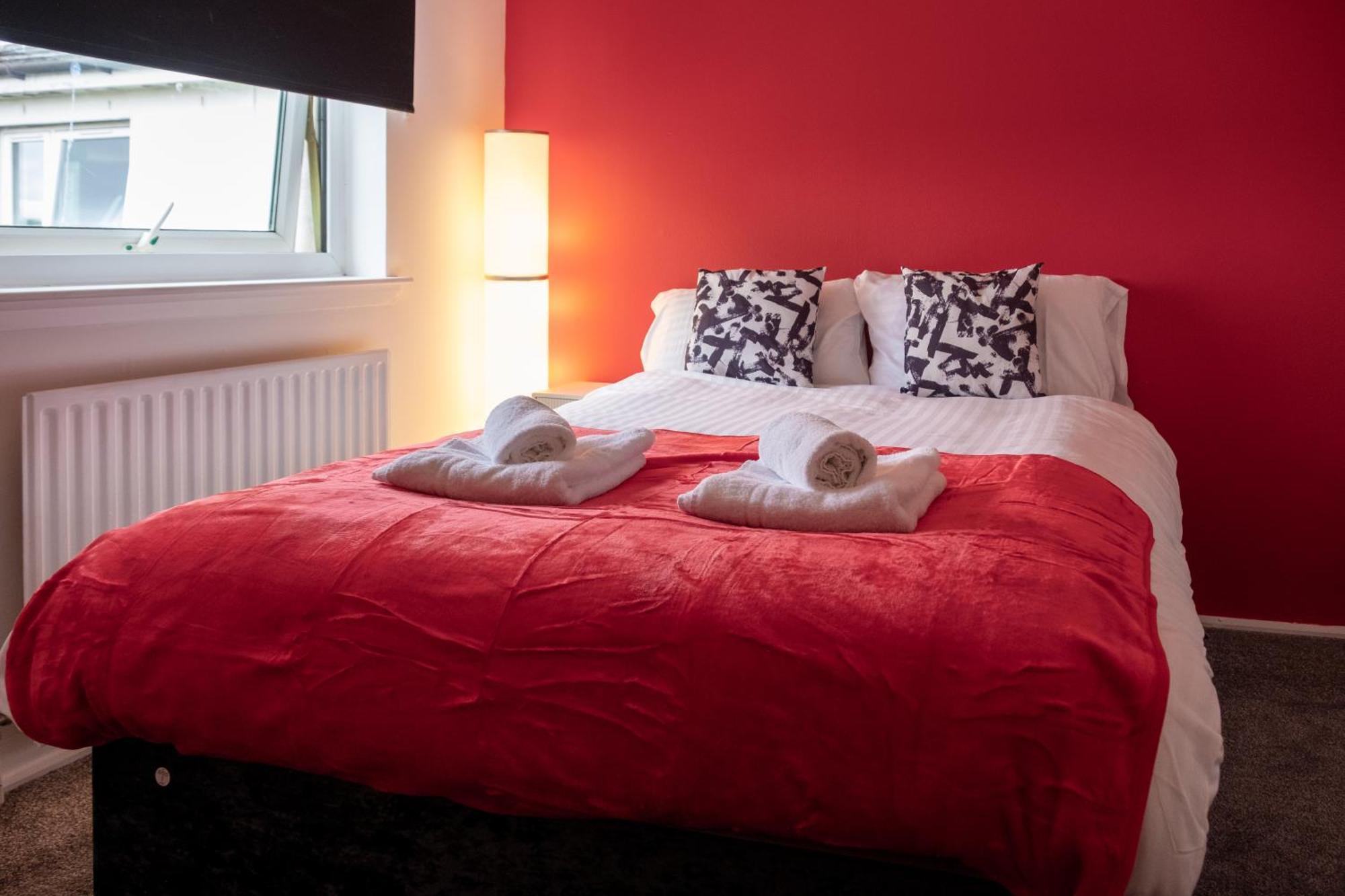 2 Bedroom Beautiful Apartment In Motherwell Mossend Zewnętrze zdjęcie